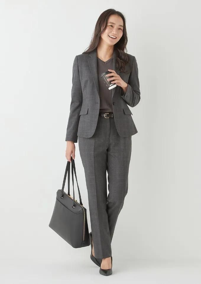 女性銀行員制服画像 