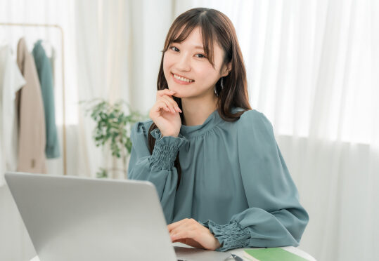 銀行　レディース　オフィスカジュアル　キャンペーン